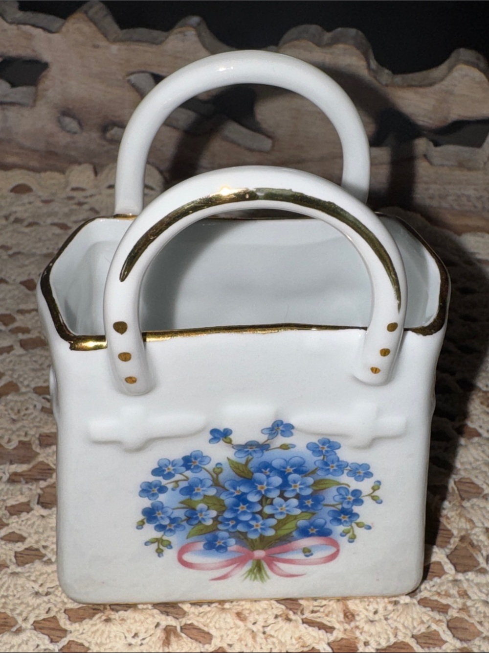 White Mini Ceramic Bag Décor with Blue Floral Bouquet and Gold Trim